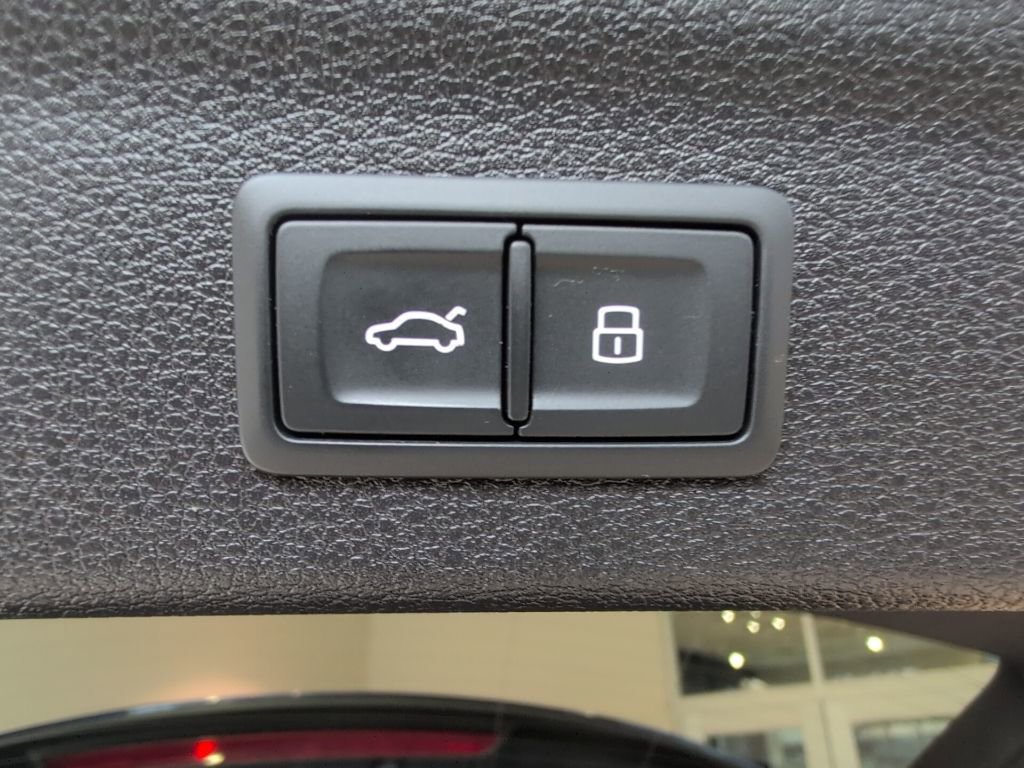 Used 2024 Audi Q3 2.0T Premium Plus w/ Premium Plus Package image 36