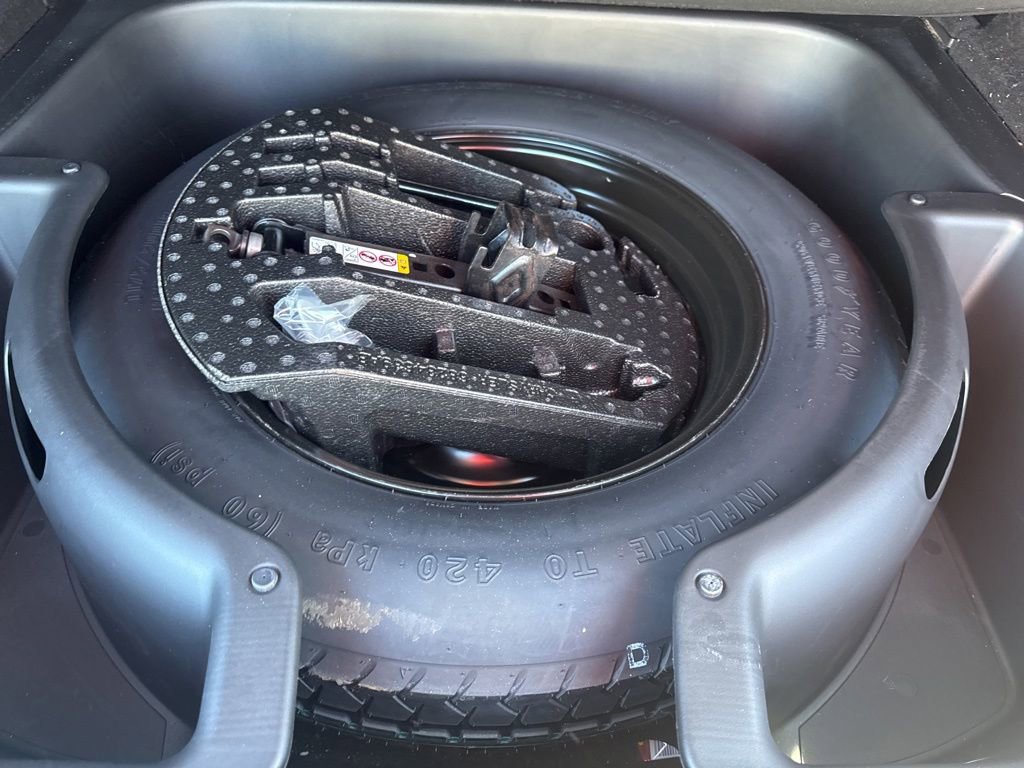 Used 2019 Jeep Grand Cherokee Altitude AWD/4WD image 43