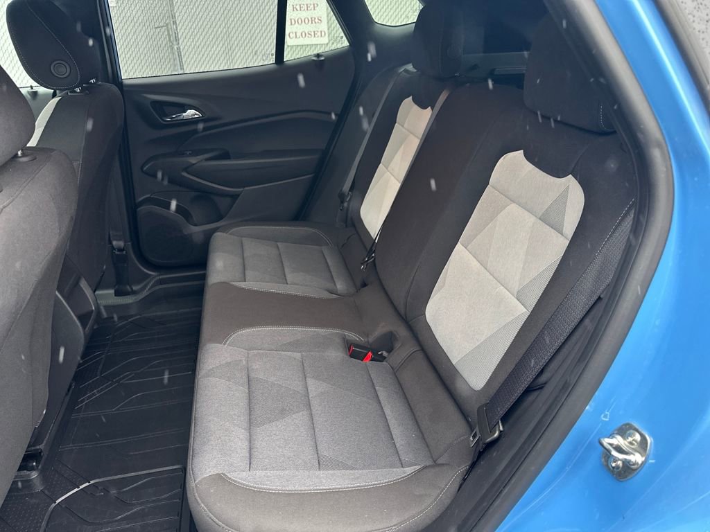 Used 2024 Chevrolet Trax RS w/ Sunroof Package image 23