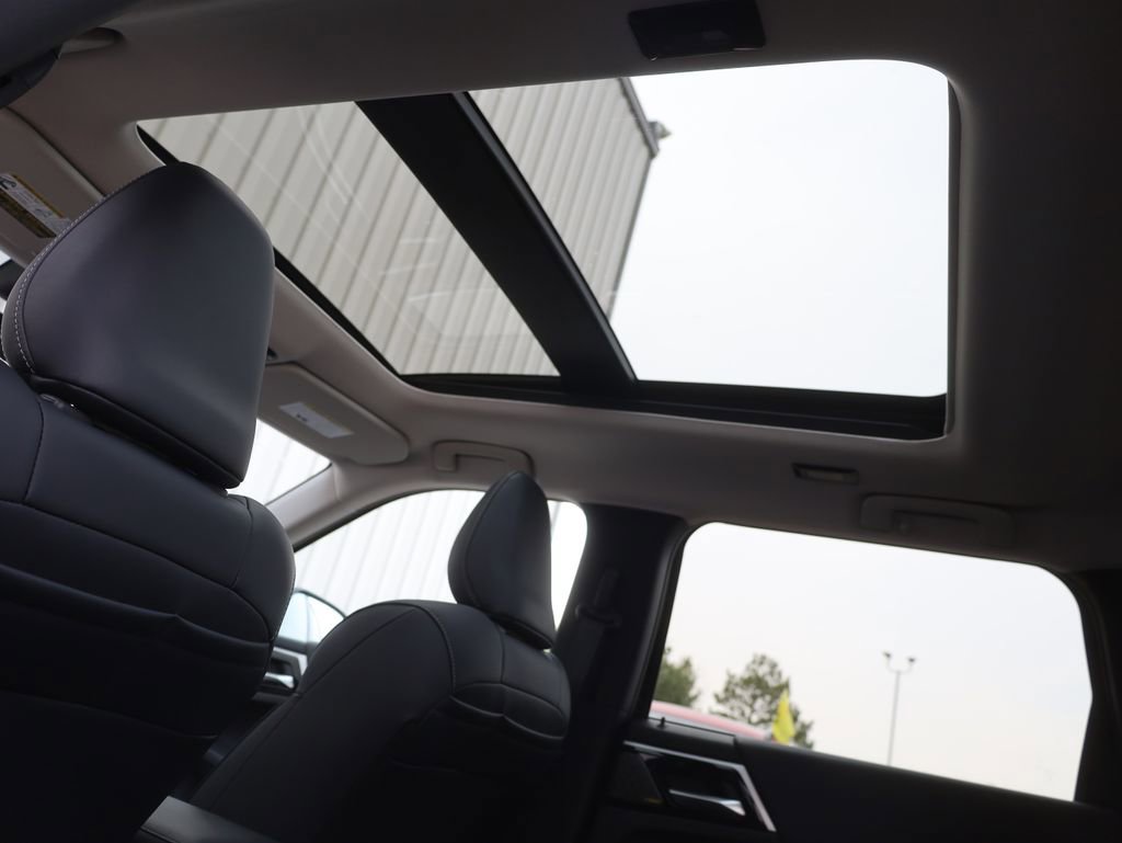 New 2025 Mitsubishi Outlander SE image 40