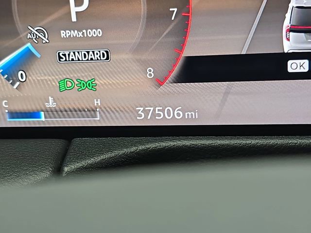 Used 2025 Nissan Armada SL image 27