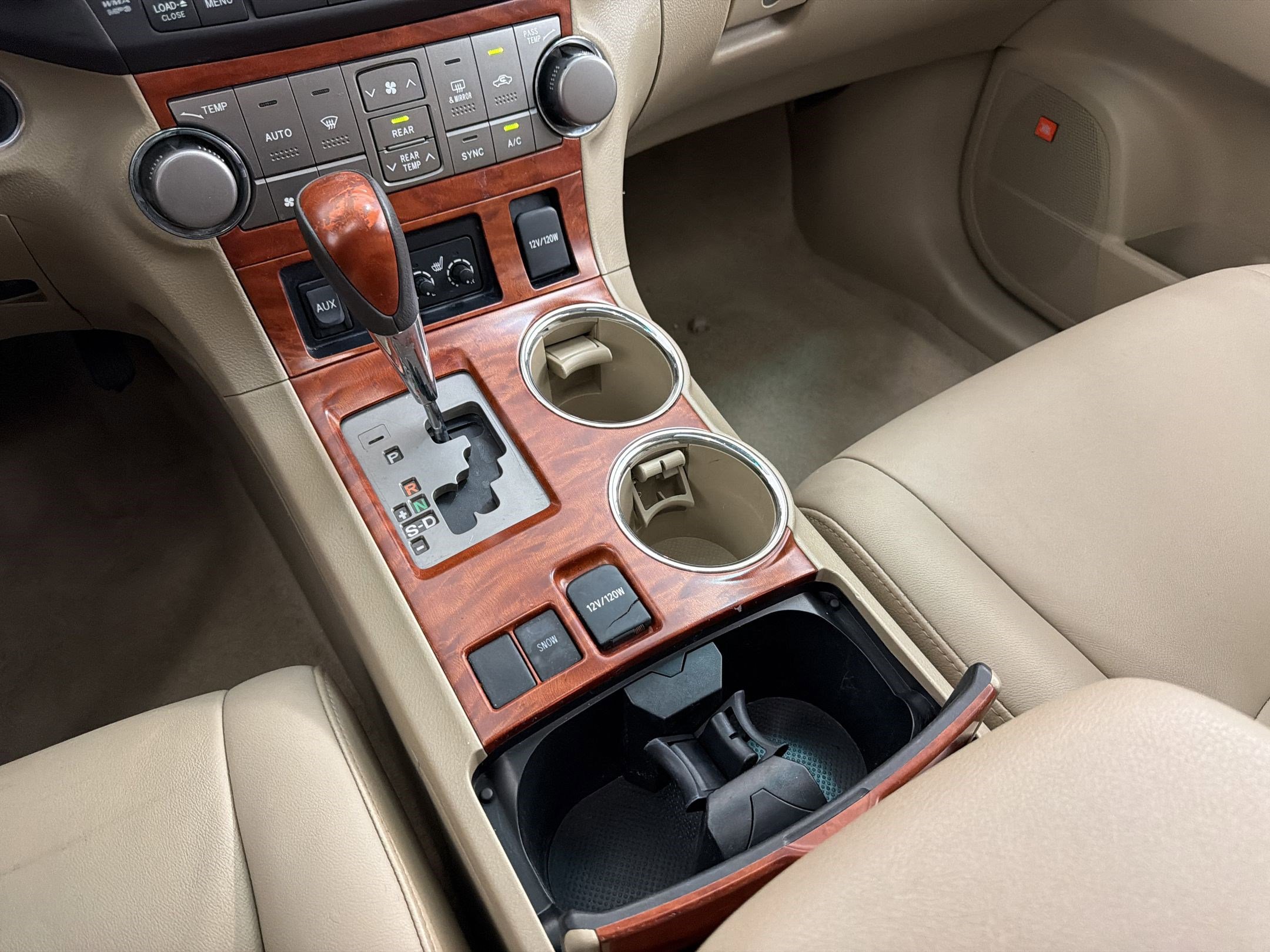 Used 2010 Toyota Highlander Limited FWD image 18