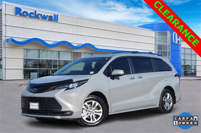 Used 2023 Toyota Sienna XLE Woodland Edition