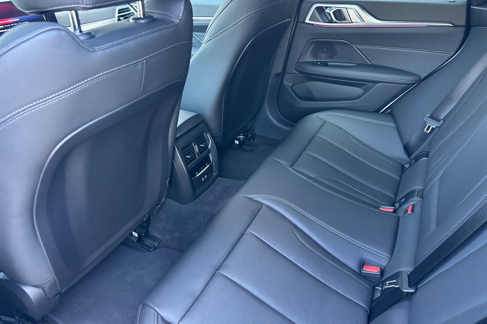 Used 2025 BMW i4 eDrive40 w/ Driving Assistance Package image 15