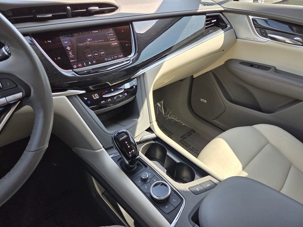 Used 2022 Cadillac XT6 Premium Luxury image 40