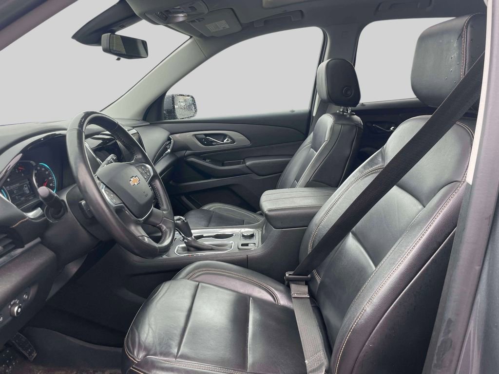 Used 2019 Chevrolet Traverse LT w/ LT Premium Package AWD/4WD image 16