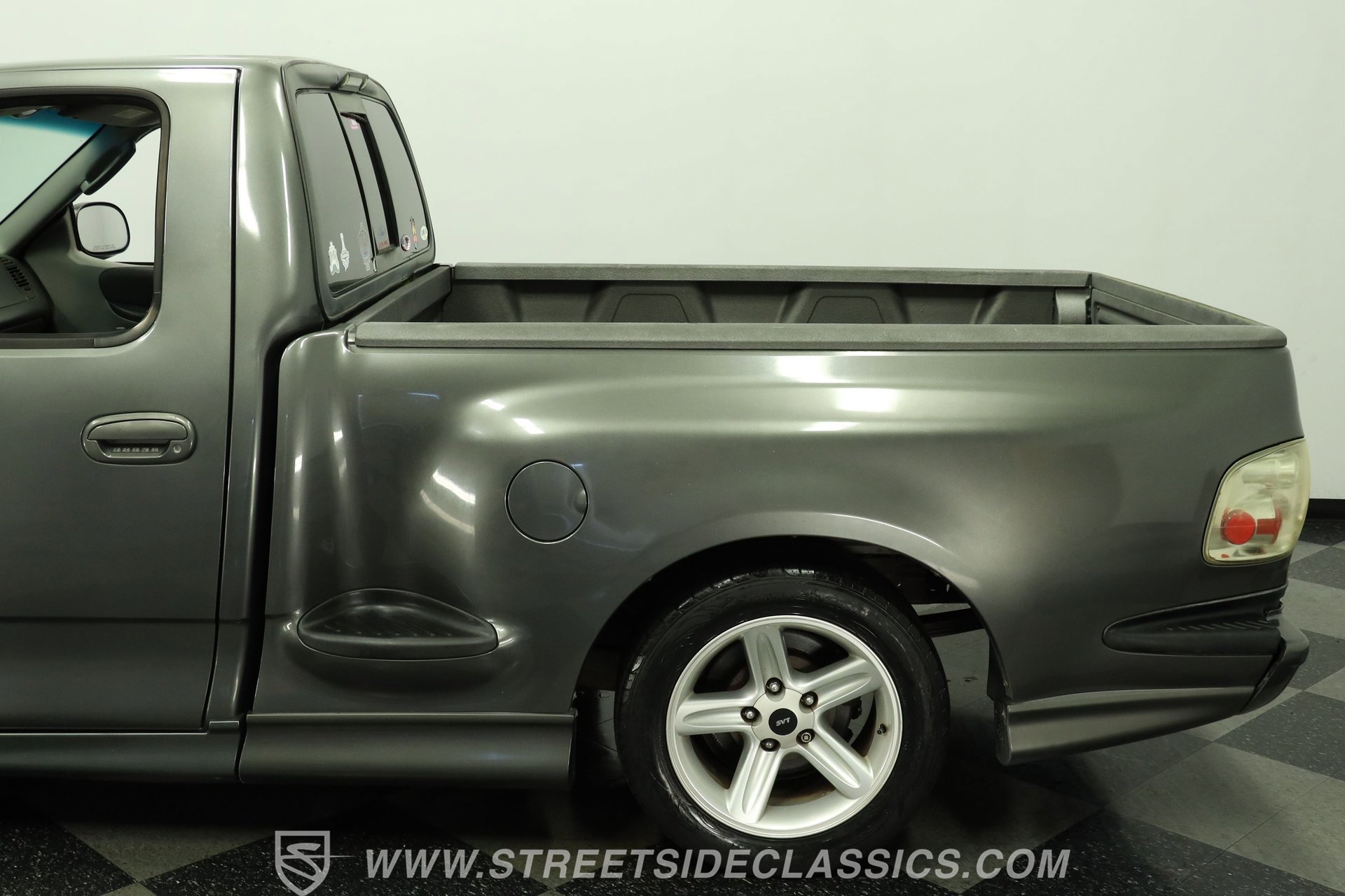 Used 2003 Ford F150 Lightning RWD image 24