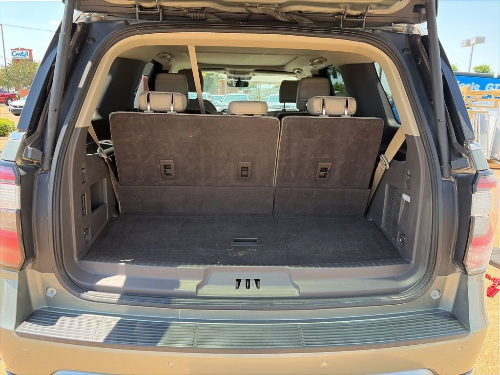 Used 2019 Ford Expedition Limited w/ Equipment Group 302A RWD image 10