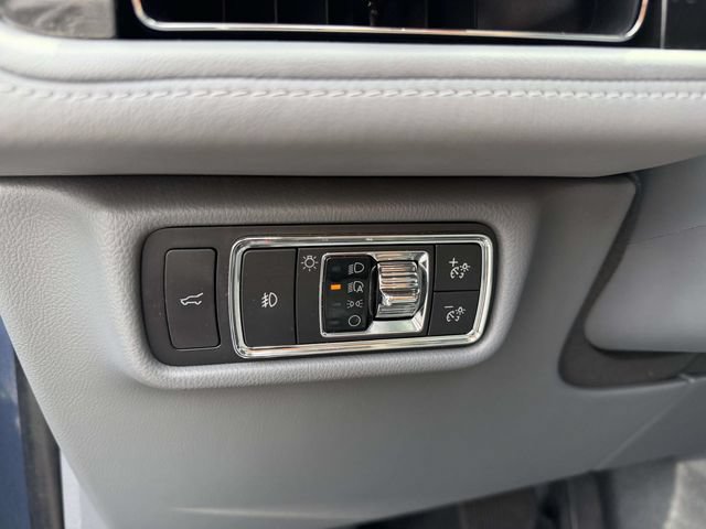 Used 2020 Lincoln Aviator Reserve w/ Equipment Group 201A RWD image 17