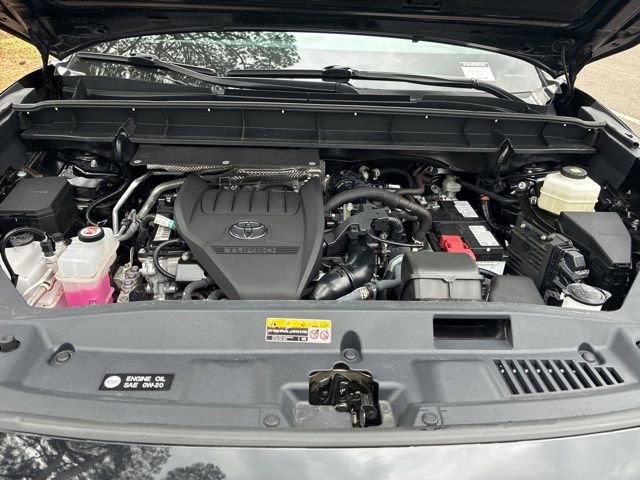 Used 2024 Toyota Highlander LE image 20