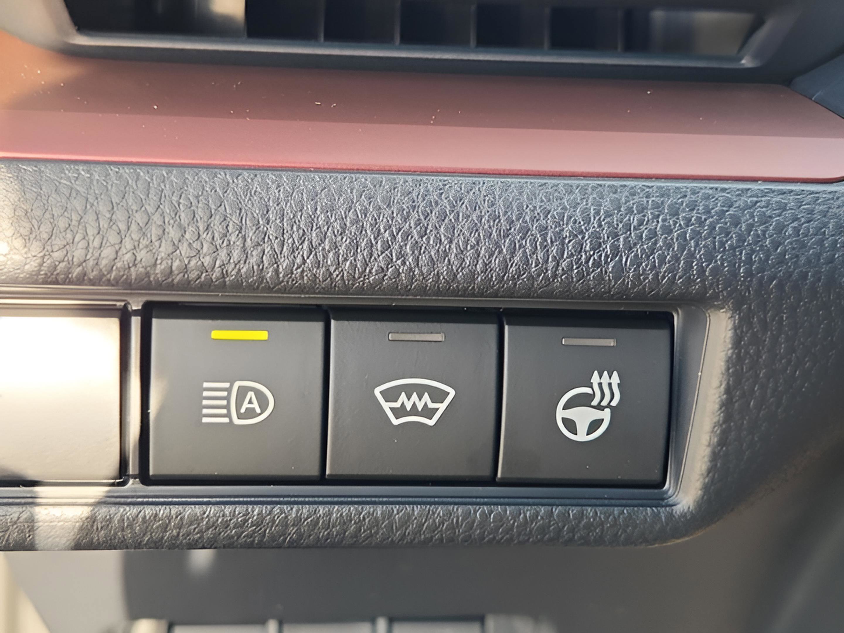 New 2026 Toyota Prius Plug-In Hybrid FWD image 23