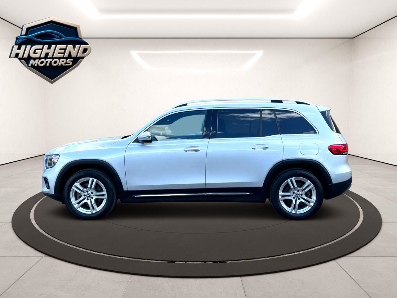 Used 2020 Mercedes-Benz GLB 250 4MATIC w/ Premium Package image 3