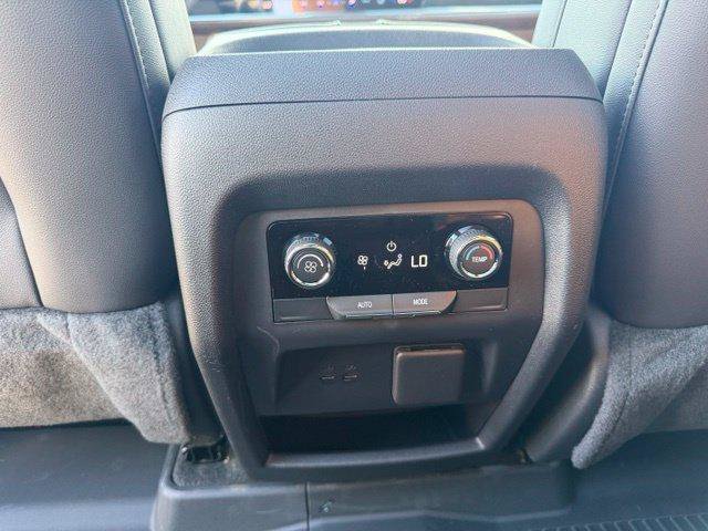 New 2027 Chevrolet Traverse Z71 w/ Enhanced Driving Package AWD/4WD image 14