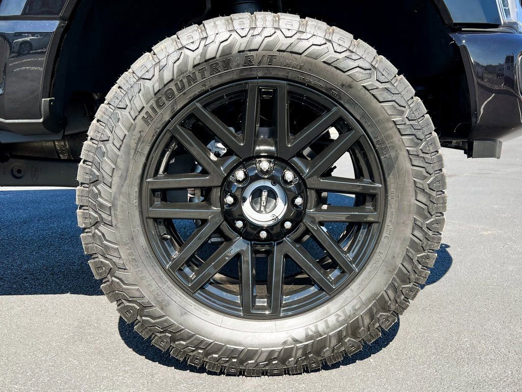 Used 2025 Ford F250 Platinum image 16