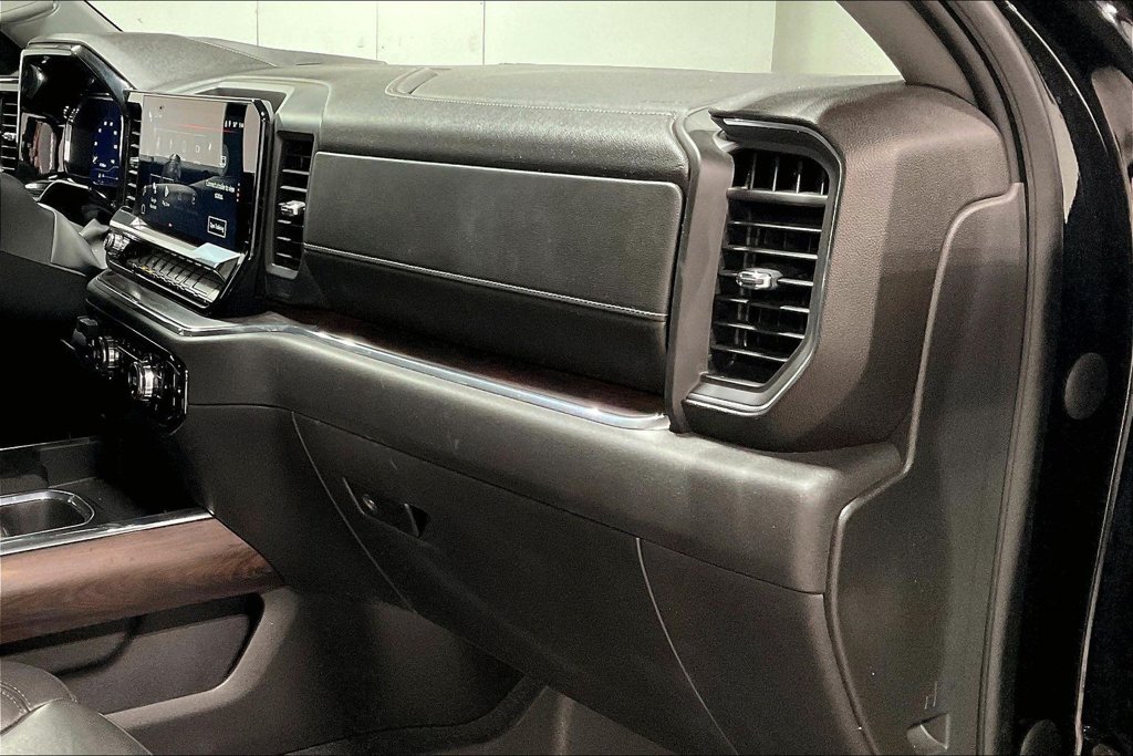 Used 2023 GMC Sierra 1500 SLT w/ SLT Premium Plus Package AWD/4WD image 19