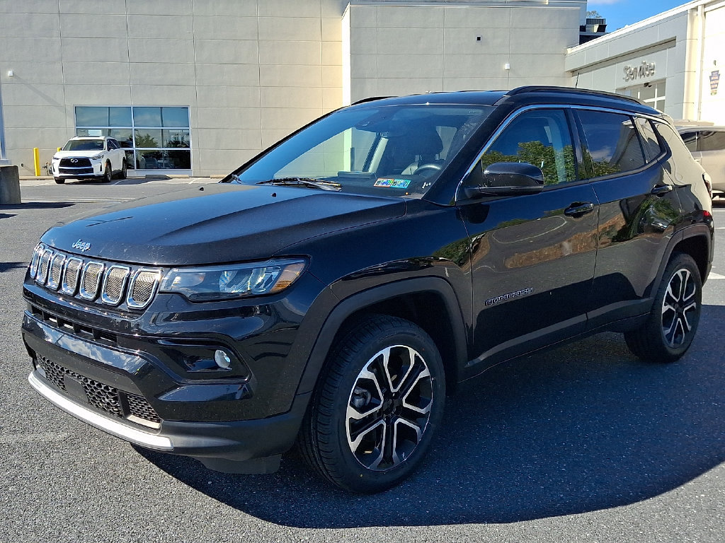 Used 2022 Jeep Compass Limited AWD/4WD image 3