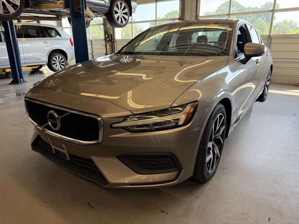 Used 2019 Volvo S60 T6 Momentum w/ Multimedia Package AWD/4WD image 2