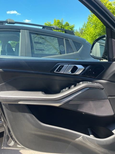 Used 2020 BMW X5 xDrive40i w/ M Sport Package AWD/4WD image 13