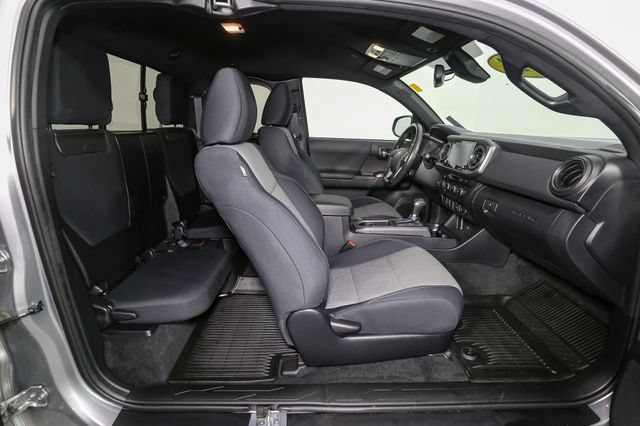 Used 2021 Toyota Tacoma TRD Sport w/ TRD Premium Sport Package AWD/4WD image 18