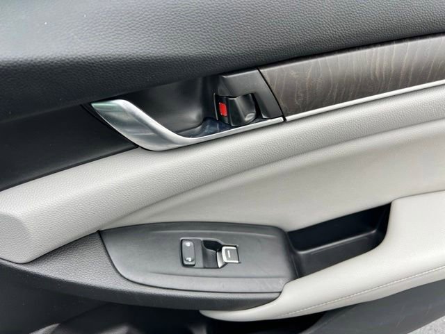 Used 2019 Honda Accord Touring image 35