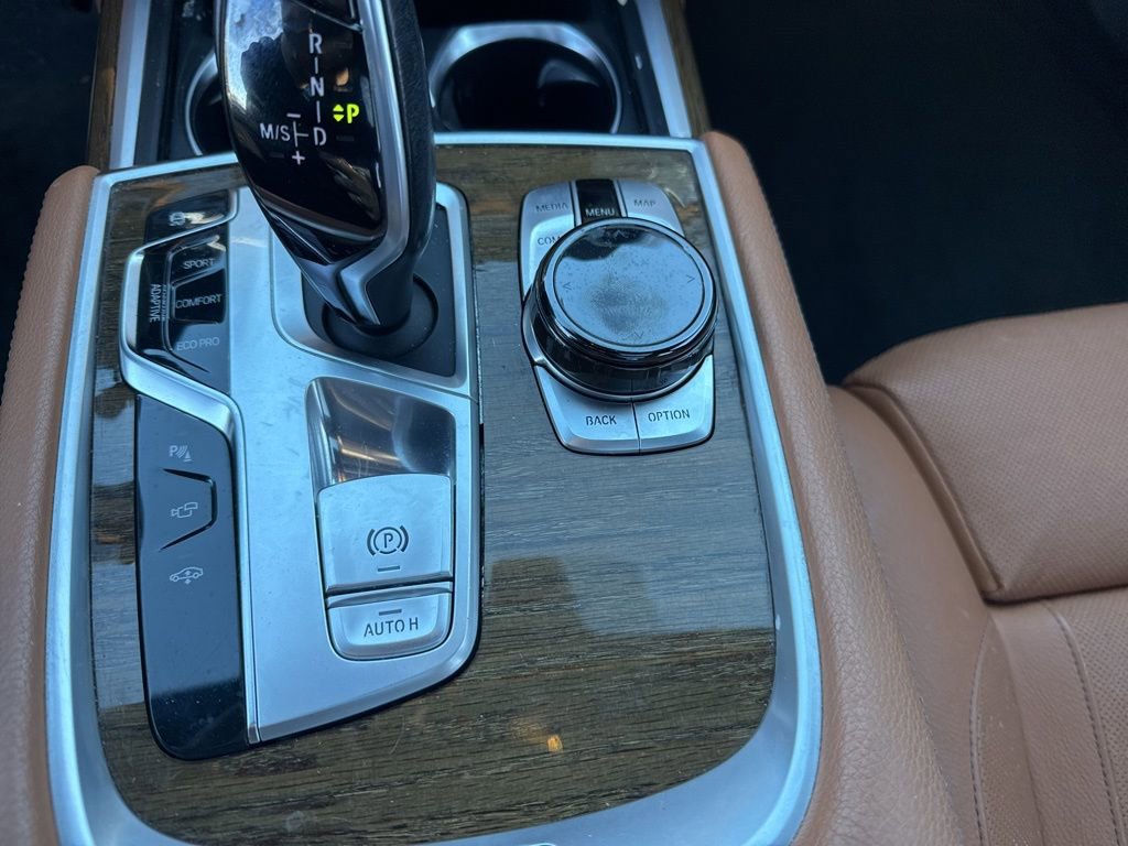 Used 2018 BMW 740i xDrive image 18