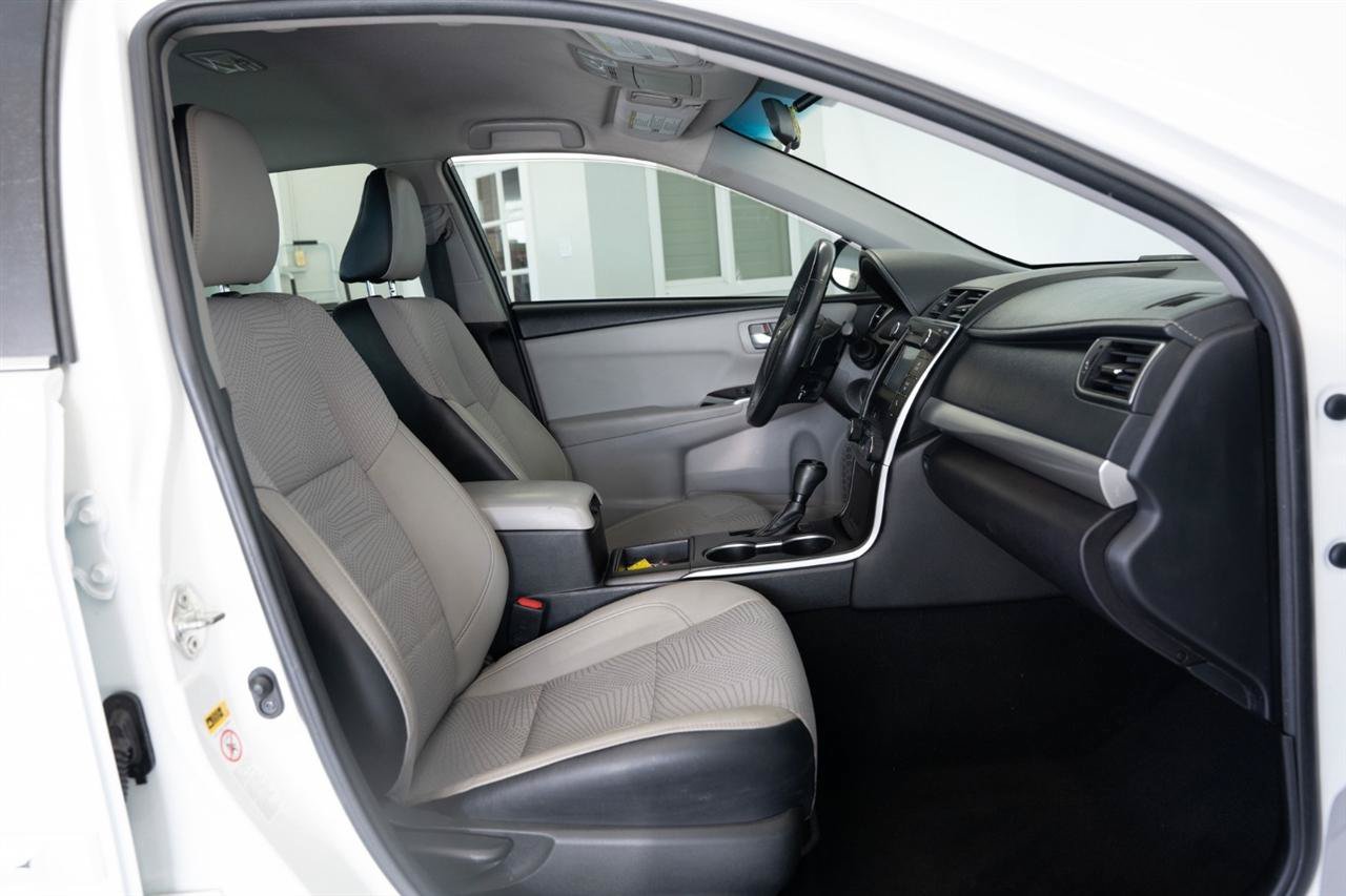 Used 2017 Toyota Camry SE w/ Protection Package (Q2) FWD image 15