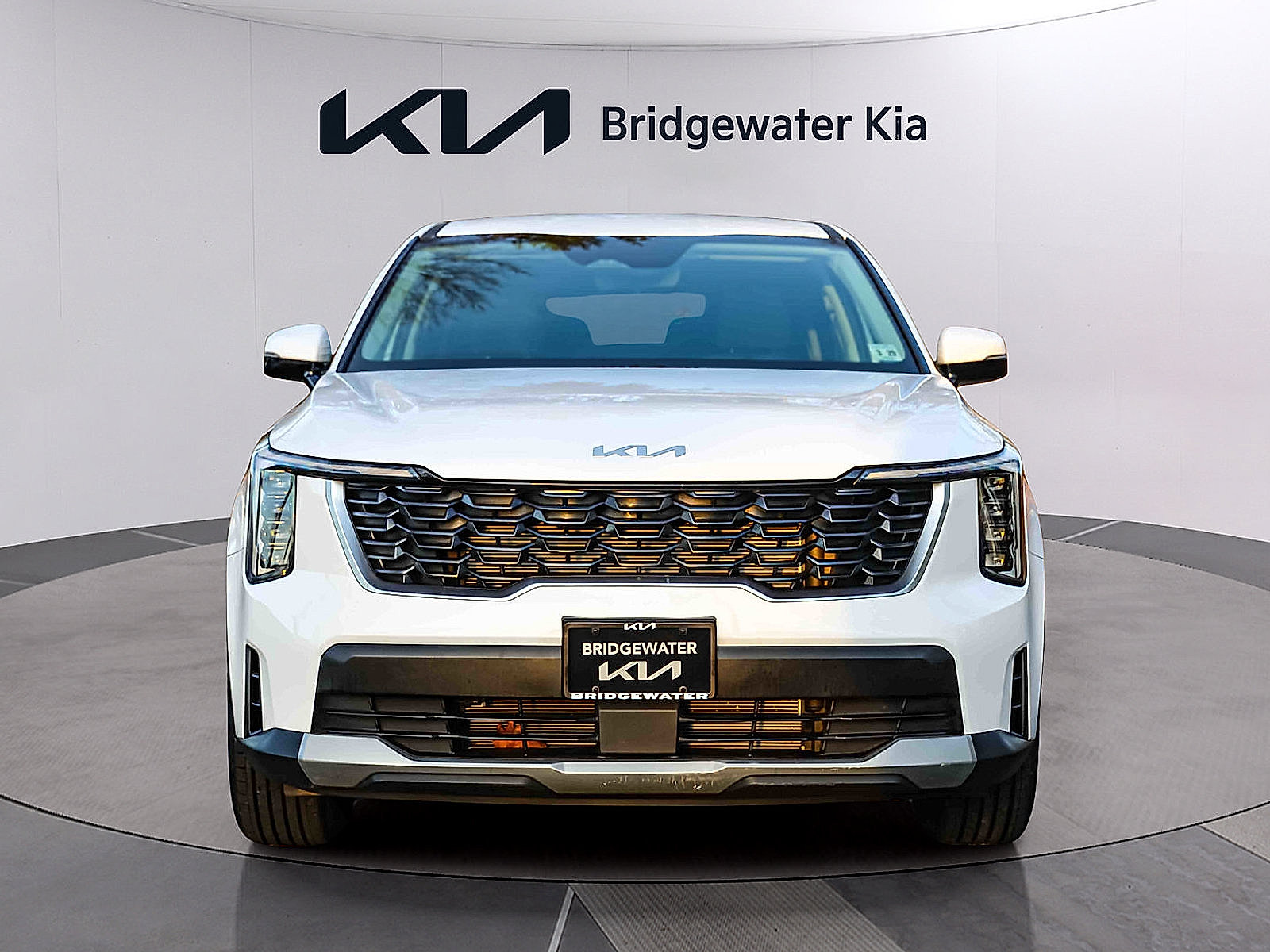 Certified 2024 Kia Sorento LX FWD image 3
