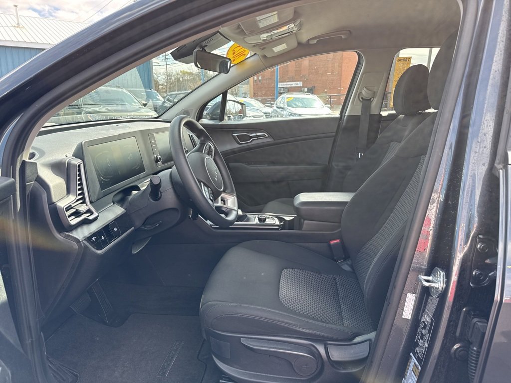 Used 2023 Kia Sportage LX image 13