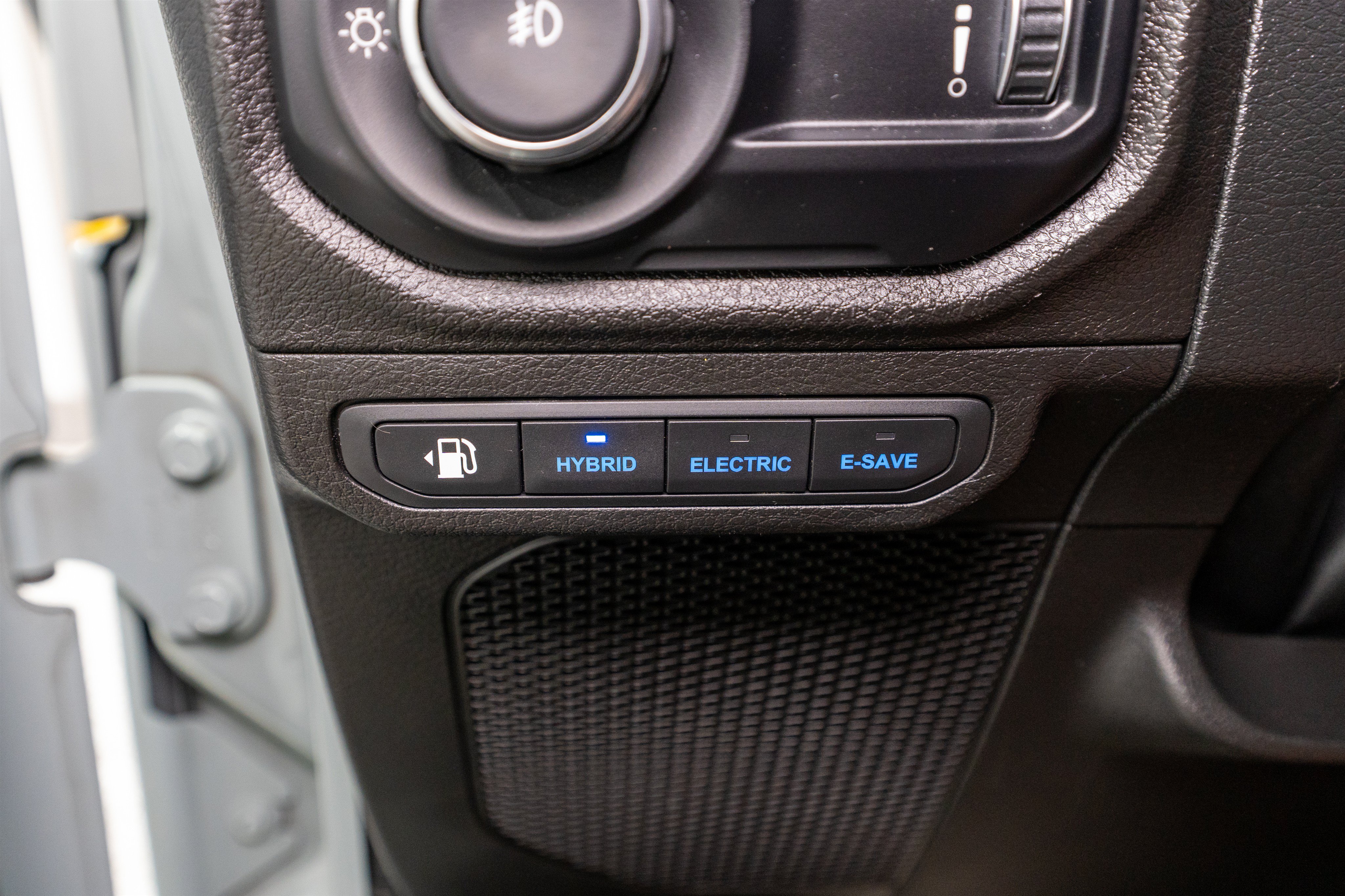 Used 2024 Jeep Wrangler Unlimited w/ Convenience Group AWD/4WD image 31