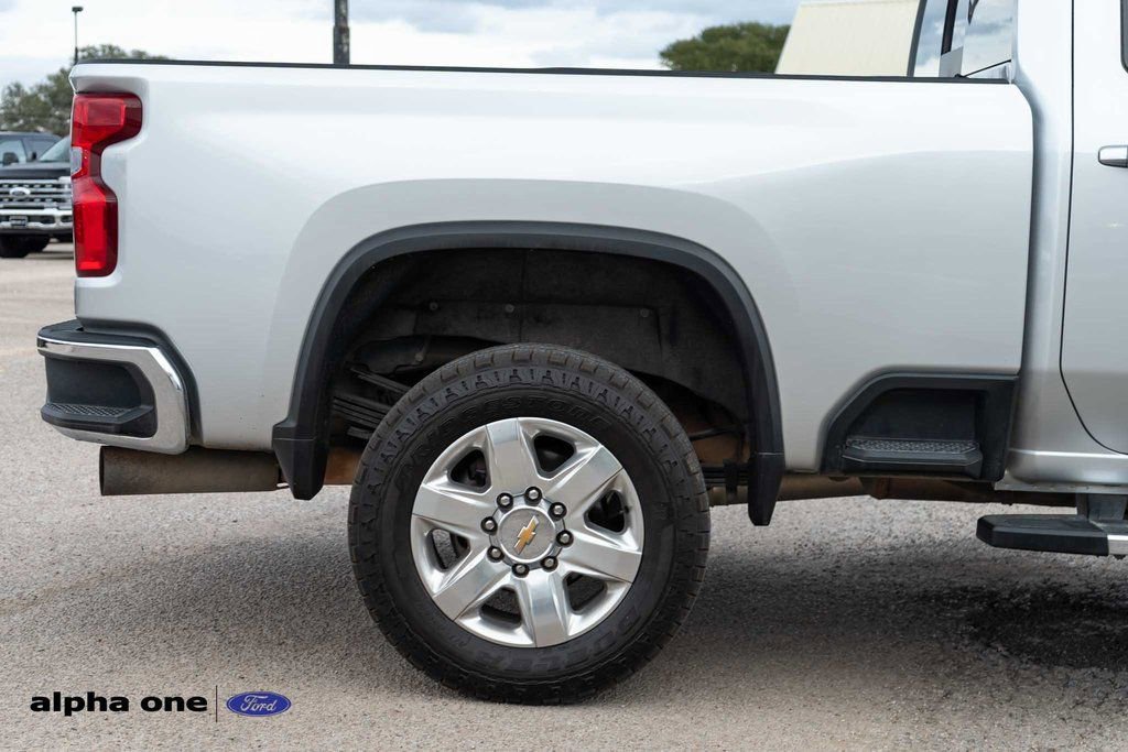 Used 2023 Chevrolet Silverado 3500 LTZ w/ LTZ Texas Edition image 4