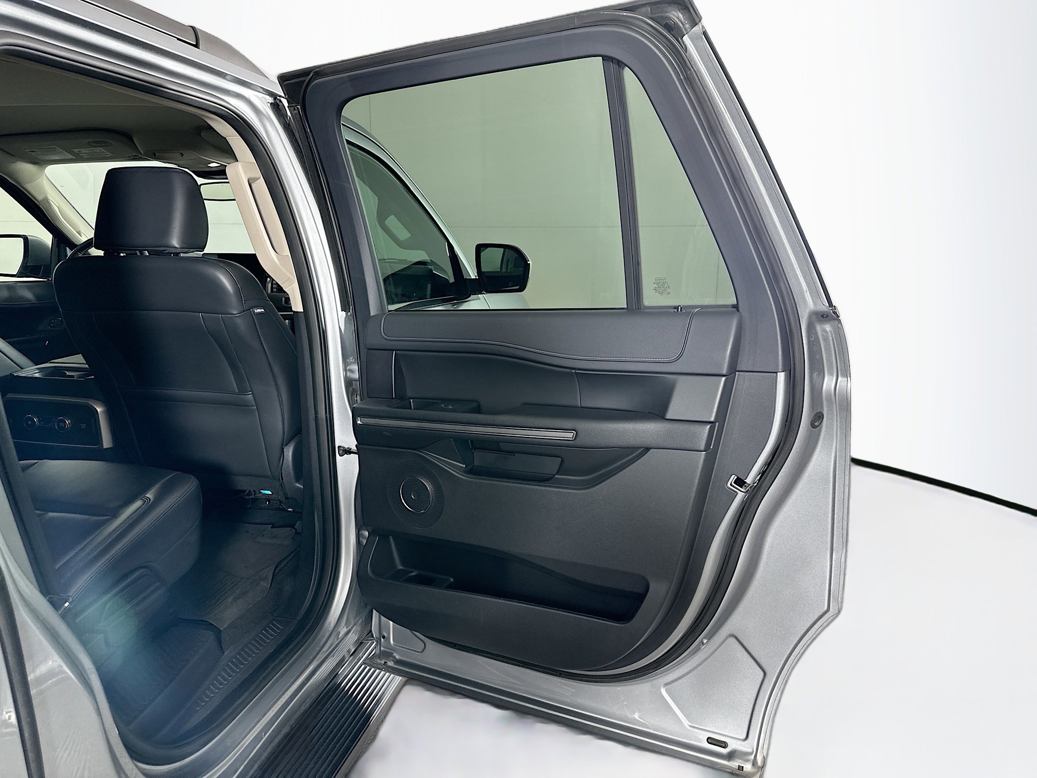 Used 2024 Ford Expedition Max XLT image 32