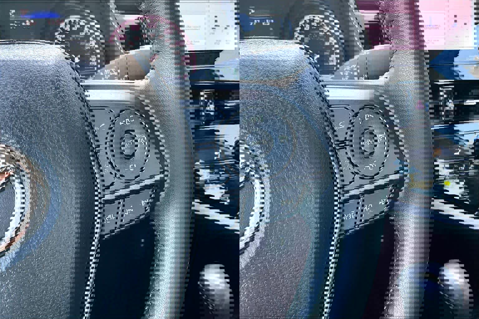 Used 2024 Toyota Camry SE image 25