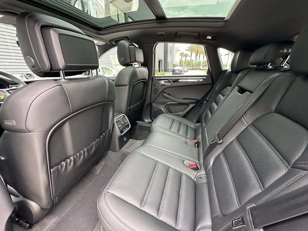 Used 2026 Porsche Macan S AWD/4WD image 37