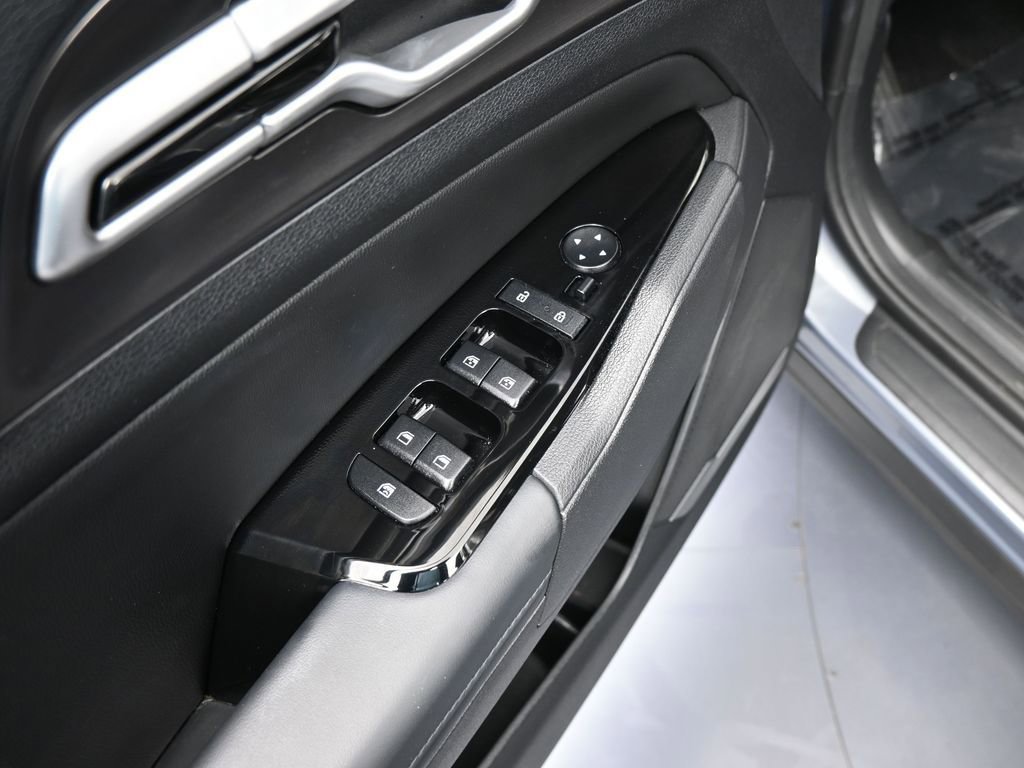 Used 2025 Kia Sportage EX image 13