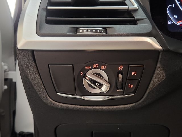 Used 2024 BMW X3 sDrive30i w/ Convenience Package w/ZPA RWD image 21