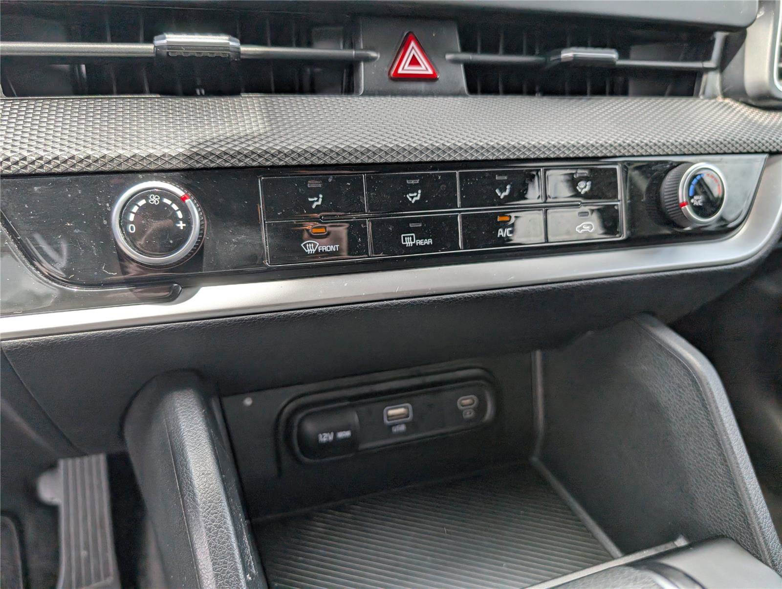 Used 2025 Kia Sportage LX FWD image 19