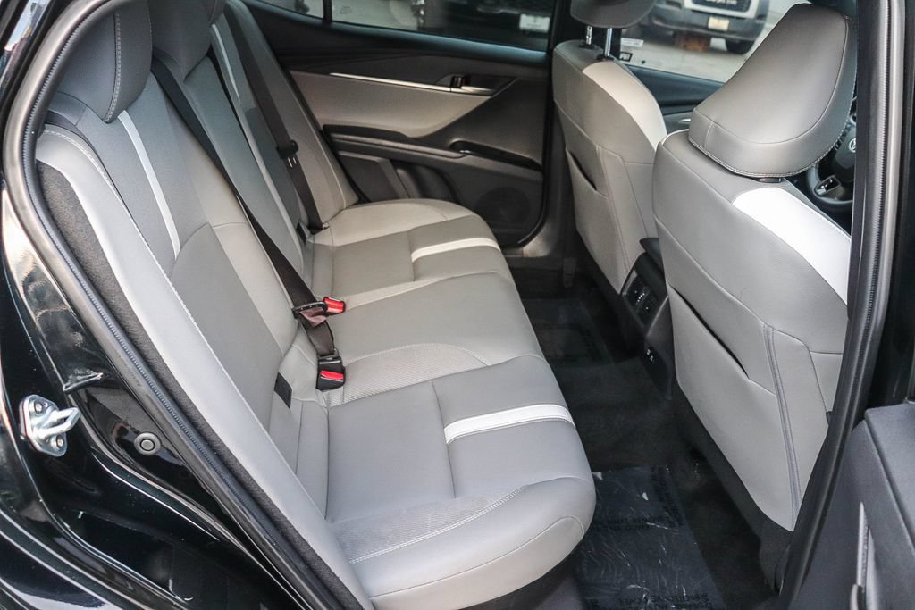 Used 2026 Toyota Camry SE w/ Convenience Package FWD image 18