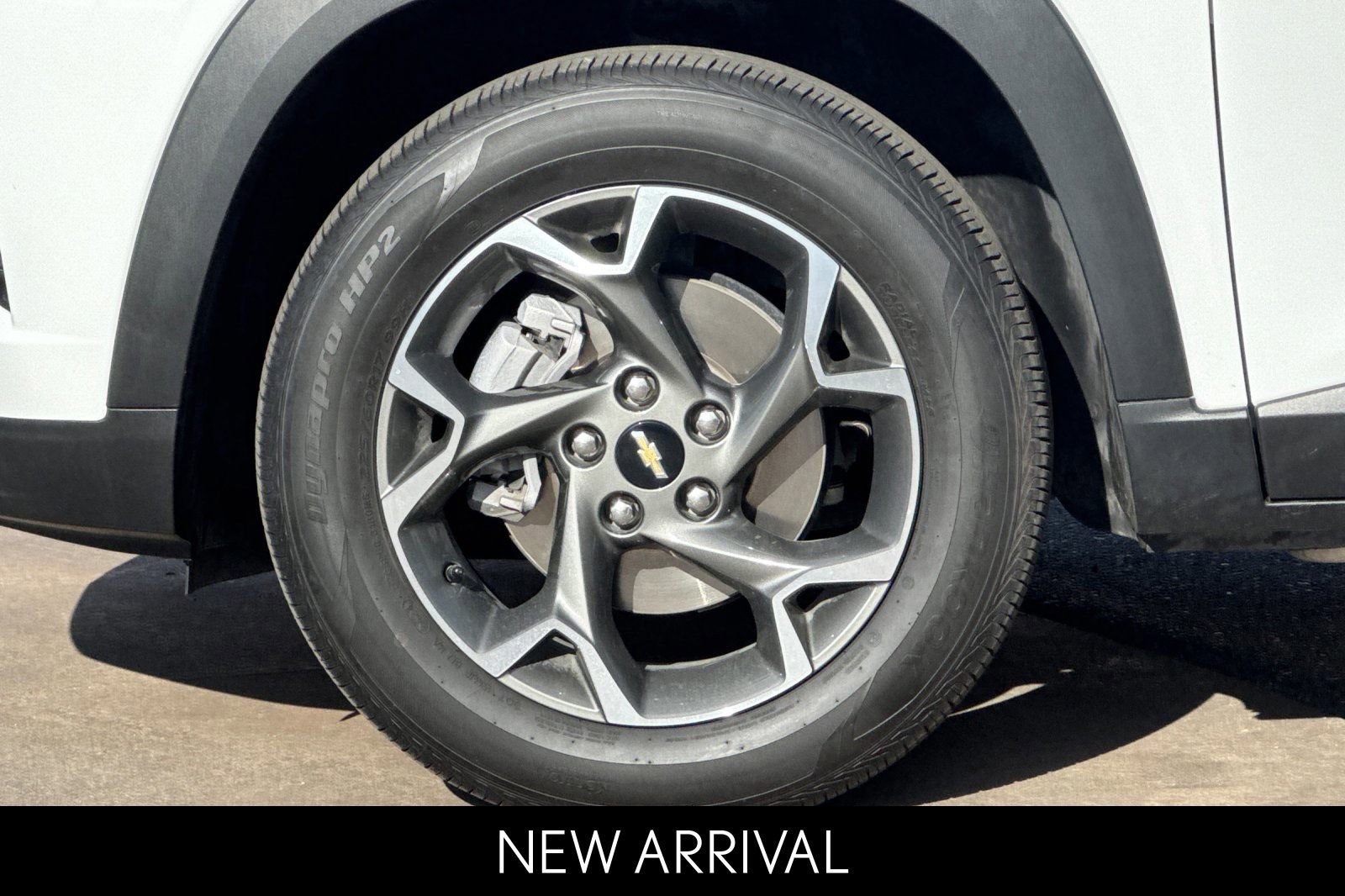 Used 2025 Chevrolet Trax LT FWD image 30