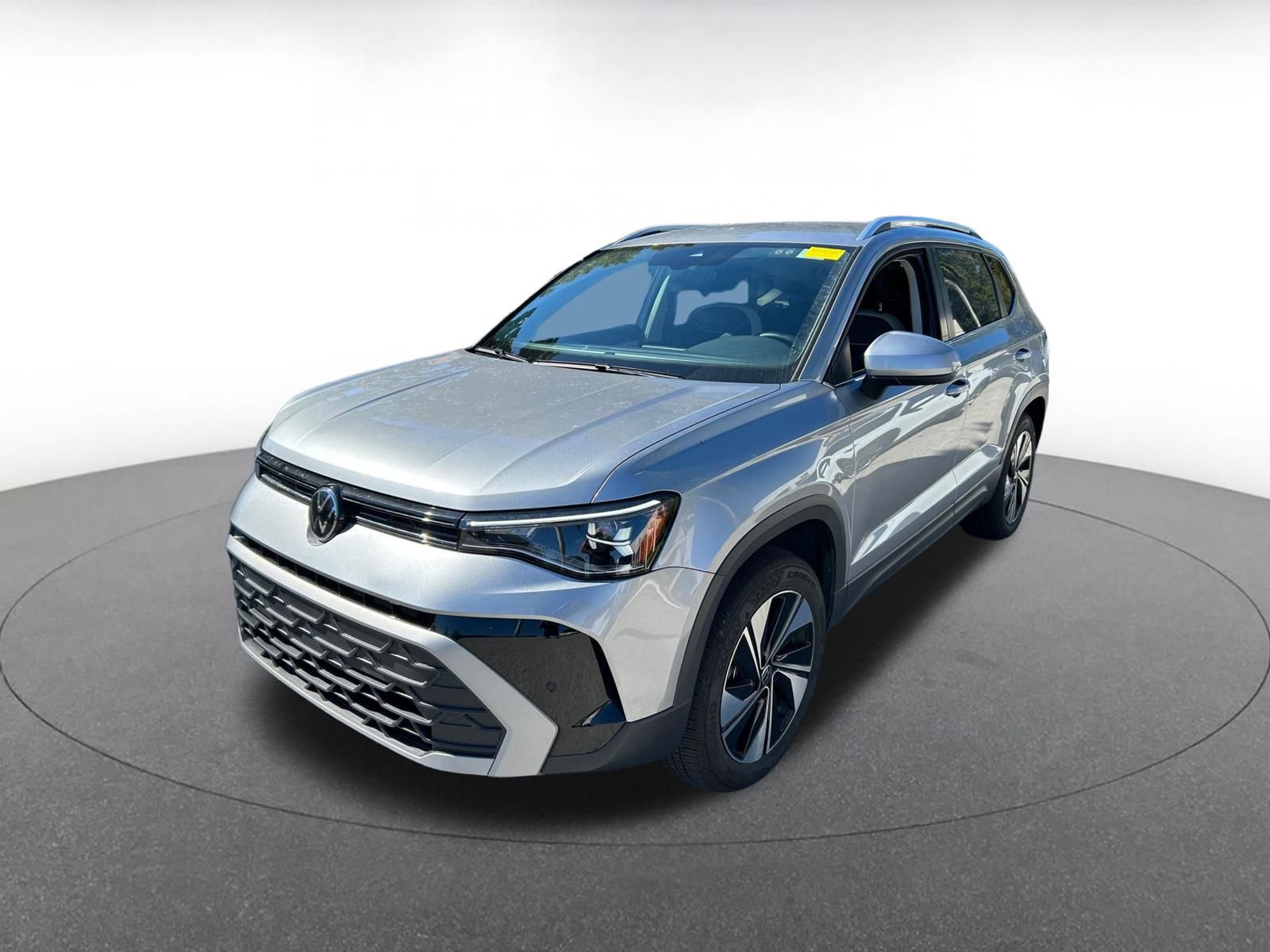 Used 2025 Volkswagen Taos SE image 9