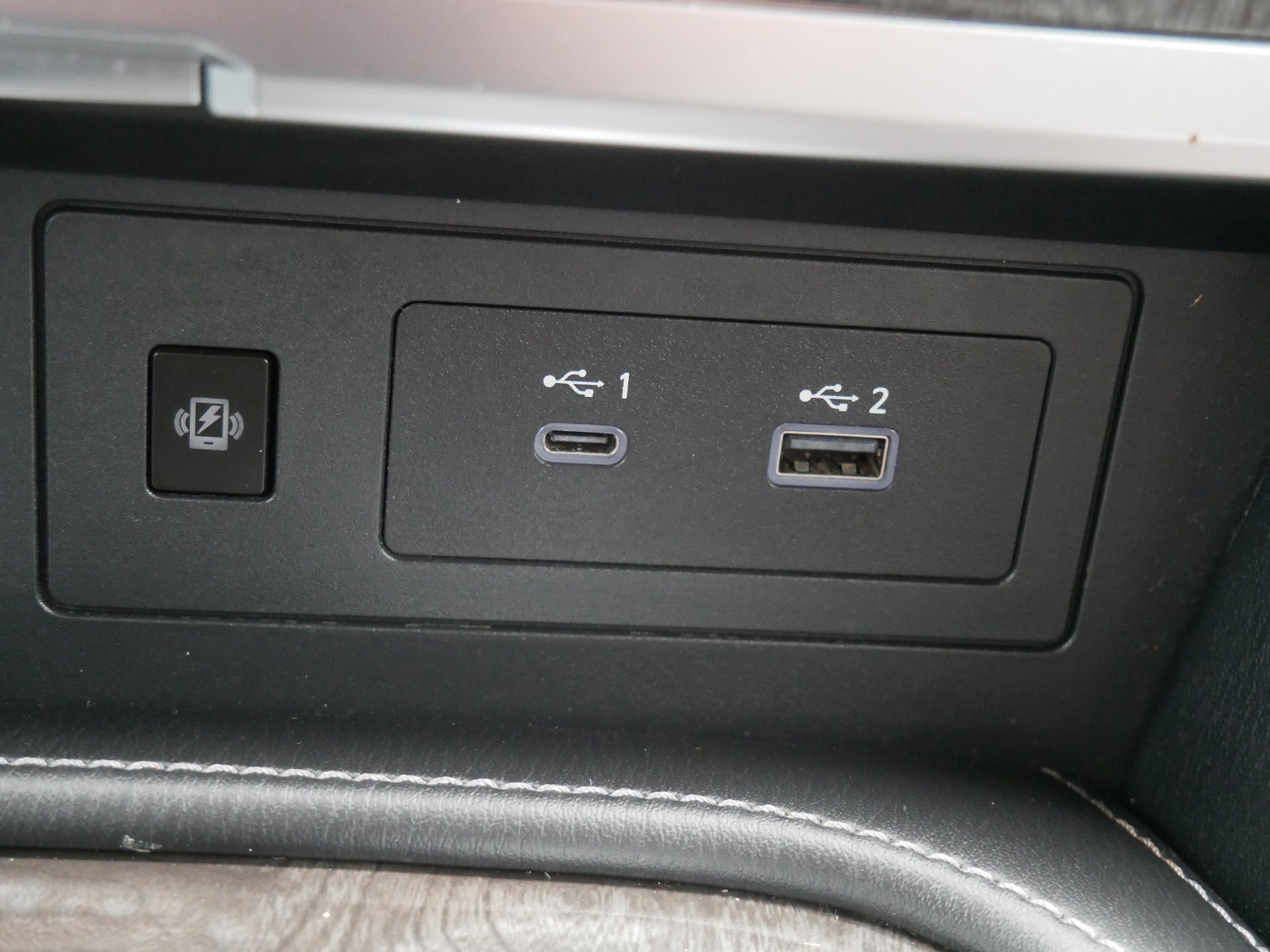 Used 2021 Nissan Armada Platinum w/ Captain's Chairs Package image 22