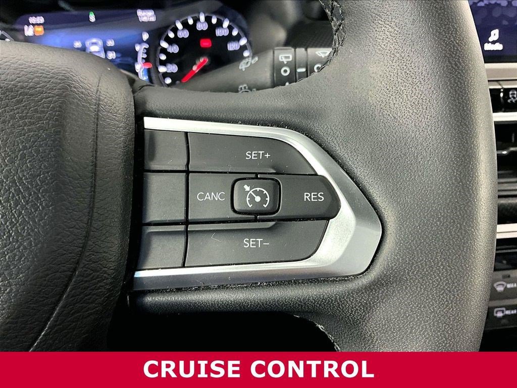 New 2023 Jeep Compass Latitude w/ Convenience Group AWD/4WD image 12