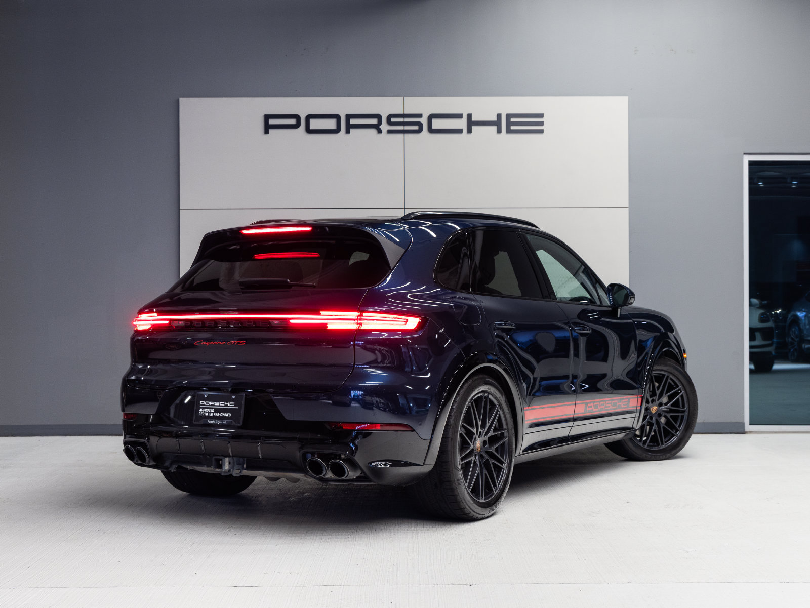 Certified 2025 Porsche Cayenne GTS AWD/4WD image 7