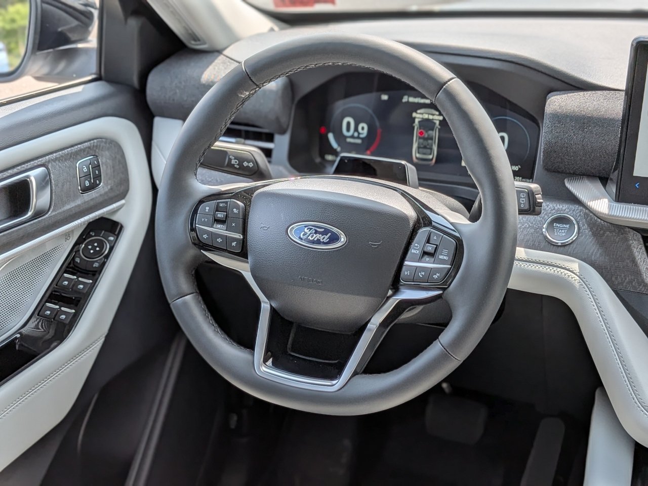 New 2026 Ford Explorer Platinum w/ LUX Leather Package AWD/4WD image 19