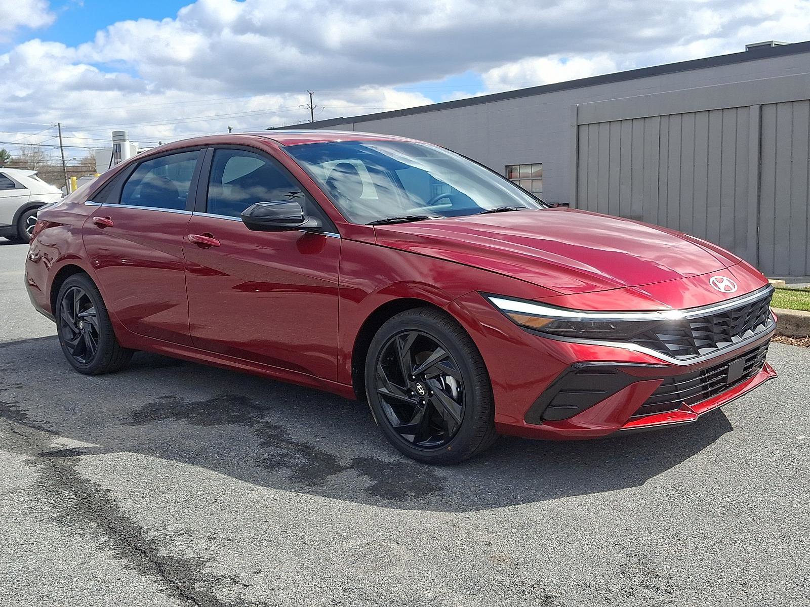New 2026 Hyundai Elantra SEL Sport Premium image 2