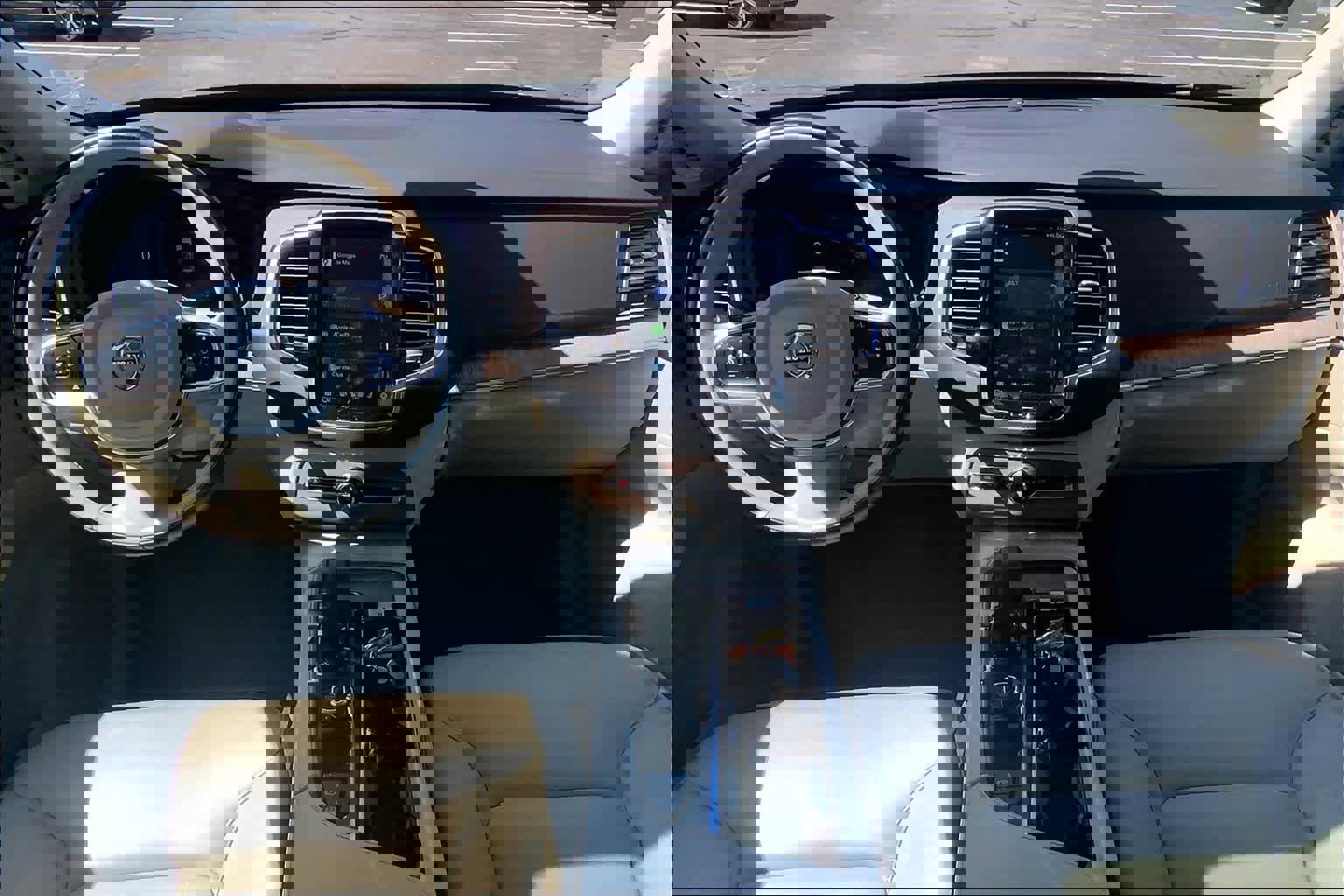 Certified 2023 Volvo XC90 B6 Plus w/ Protection Package image 14