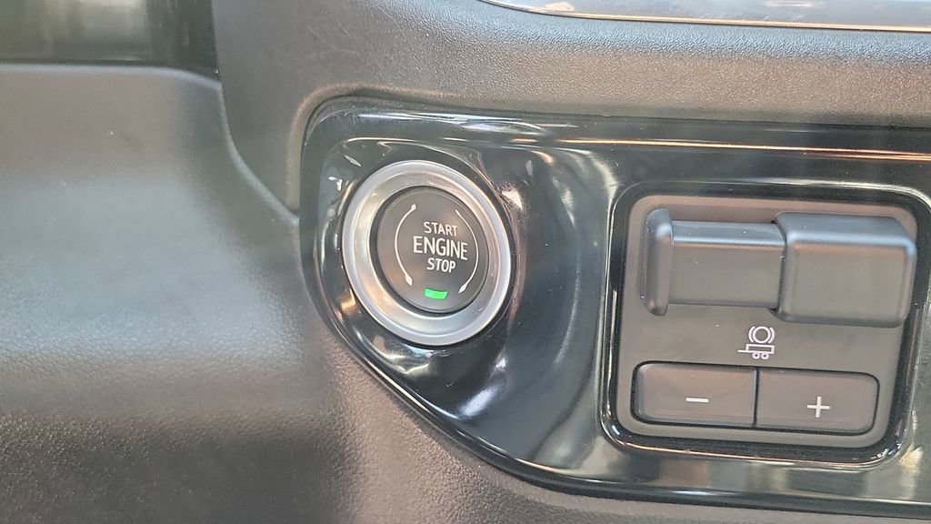 Certified 2024 Chevrolet Silverado 1500 High Country w/ Technology Package AWD/4WD image 26