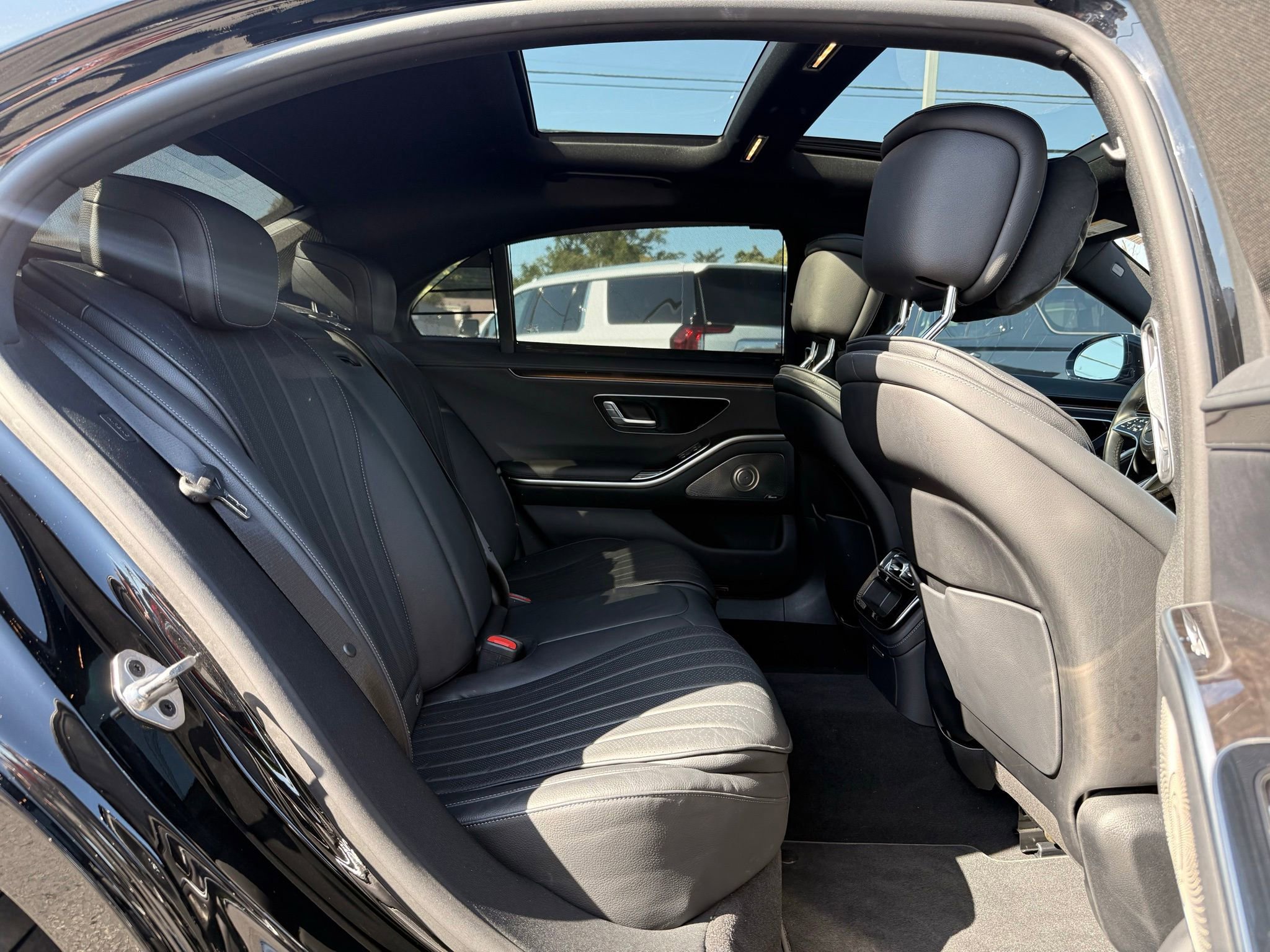Used 2022 Mercedes-Benz S 500 4MATIC image 24