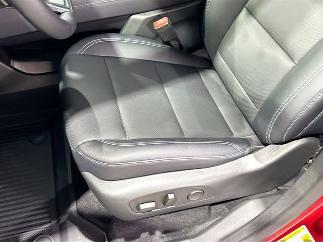 Used 2026 Chevrolet Traverse LT w/ Driver Confidence Package image 18