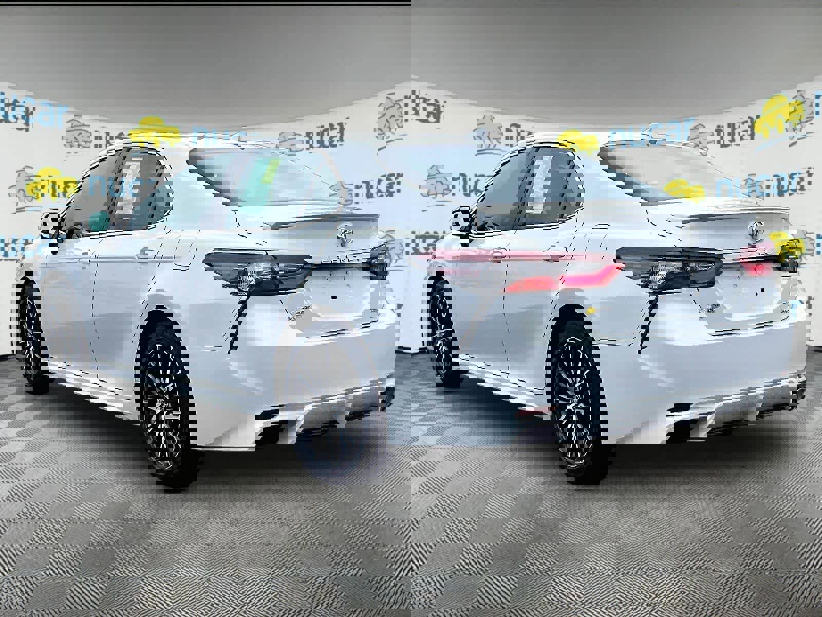 Used 2022 Toyota Camry SE w/ Carpet Mat Package (TMS) AWD/4WD image 4