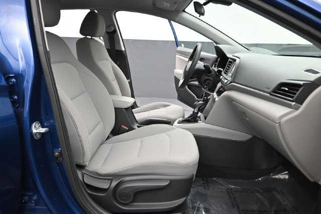 Used 2020 Hyundai Elantra SE FWD image 21